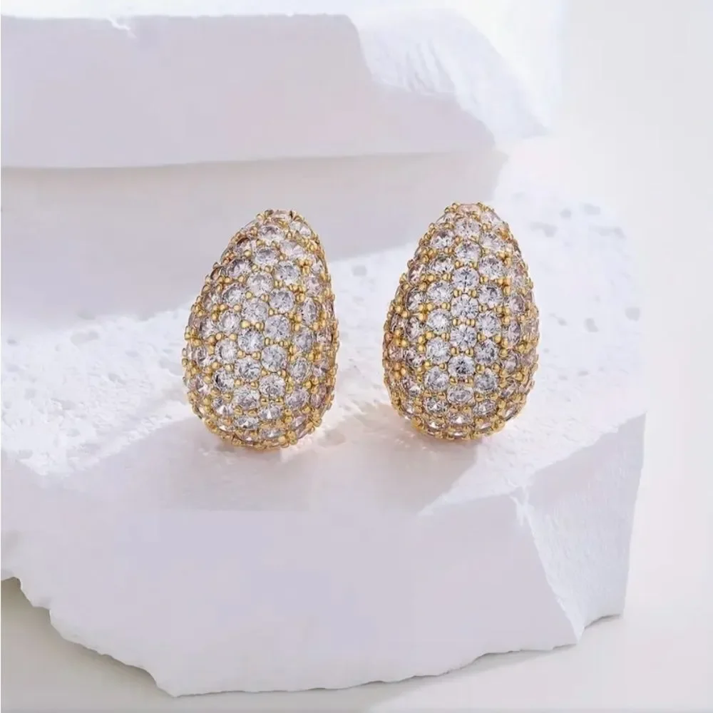 🎊 NEW Swarovski sparkling crystal teardrop earrings 🎊